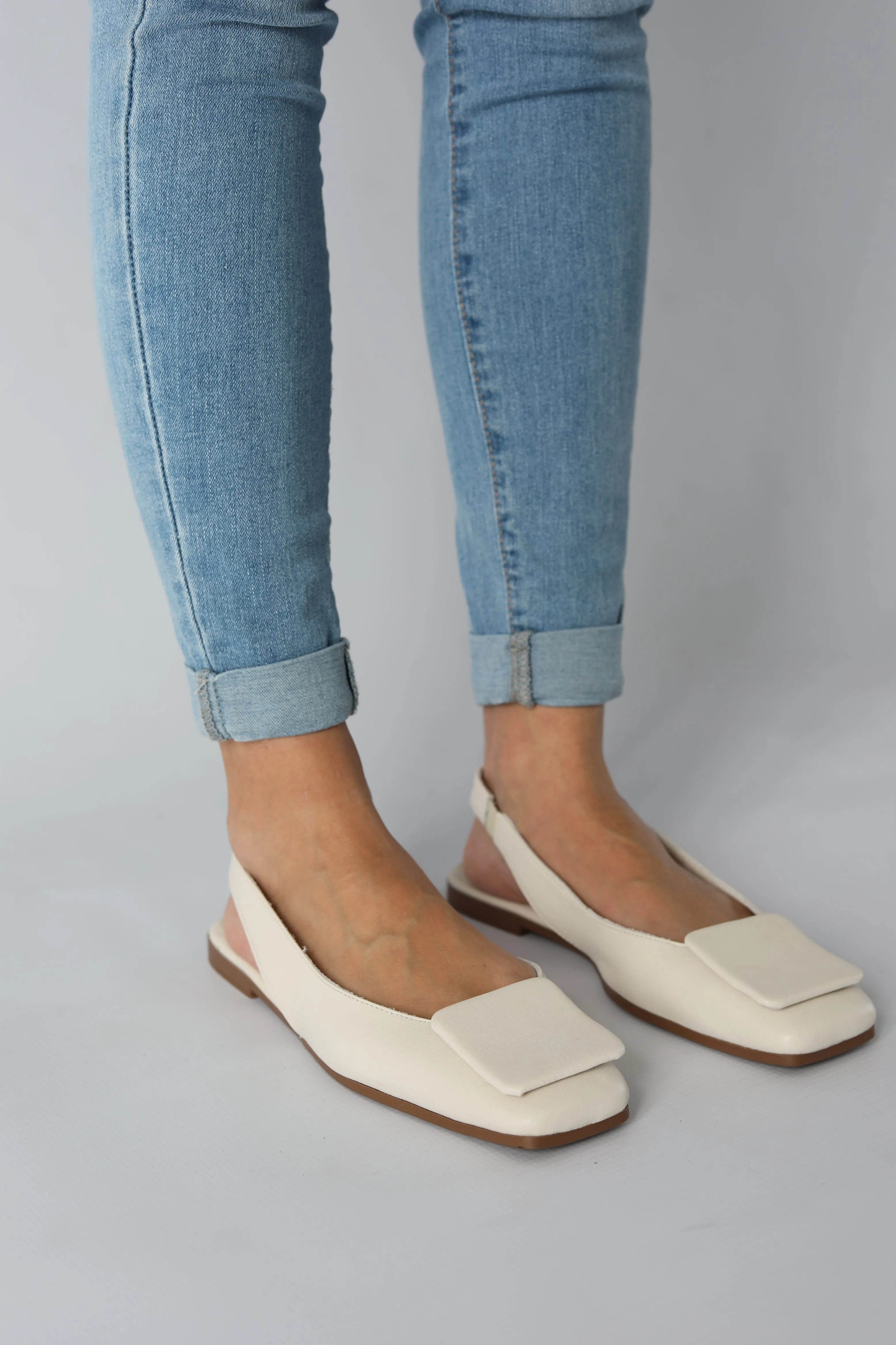 Ariel Sandals Beige
