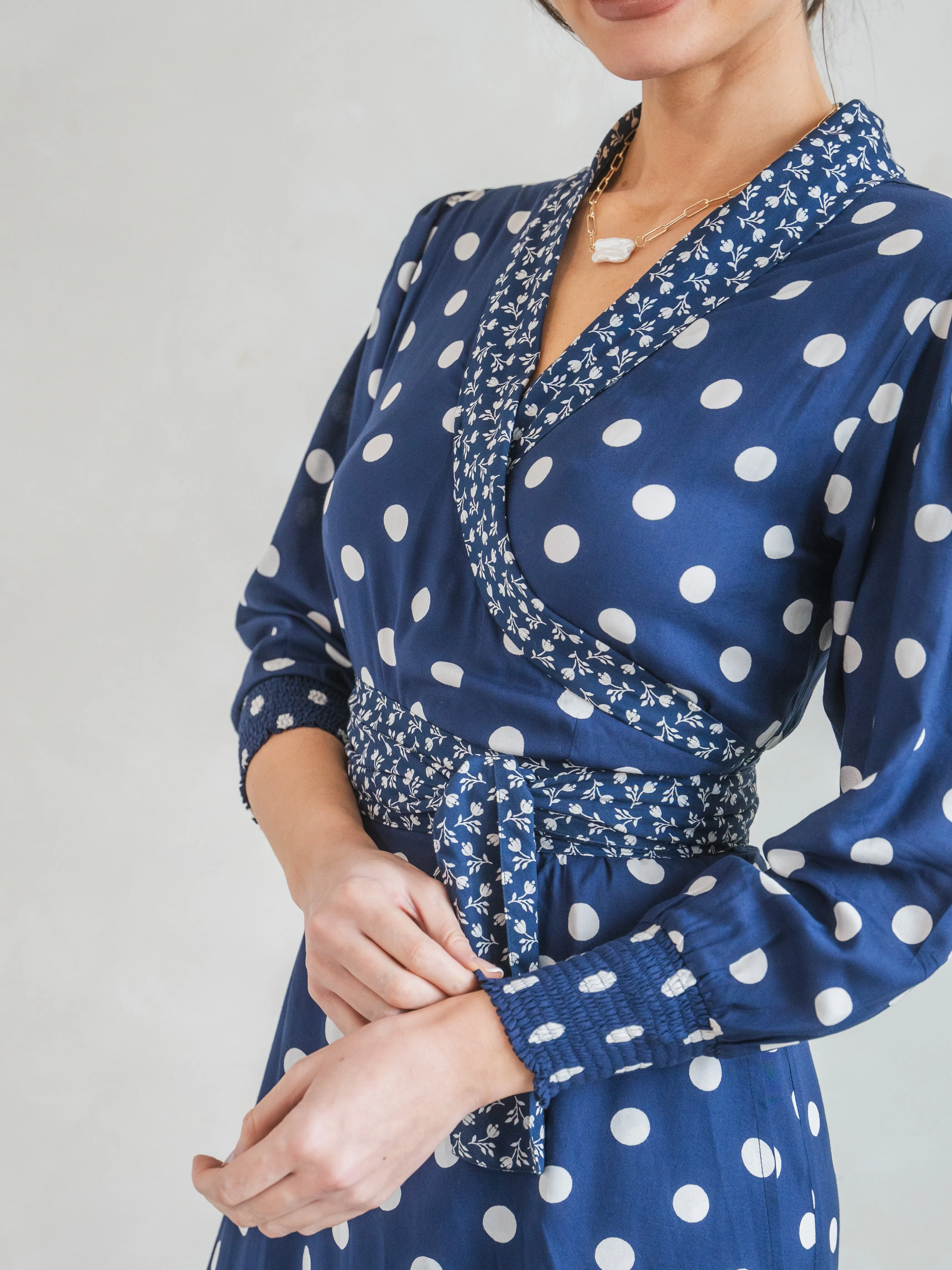 'IT'S A WRAP' DRESS IN NAVY POLKA DOT (EcoVero)