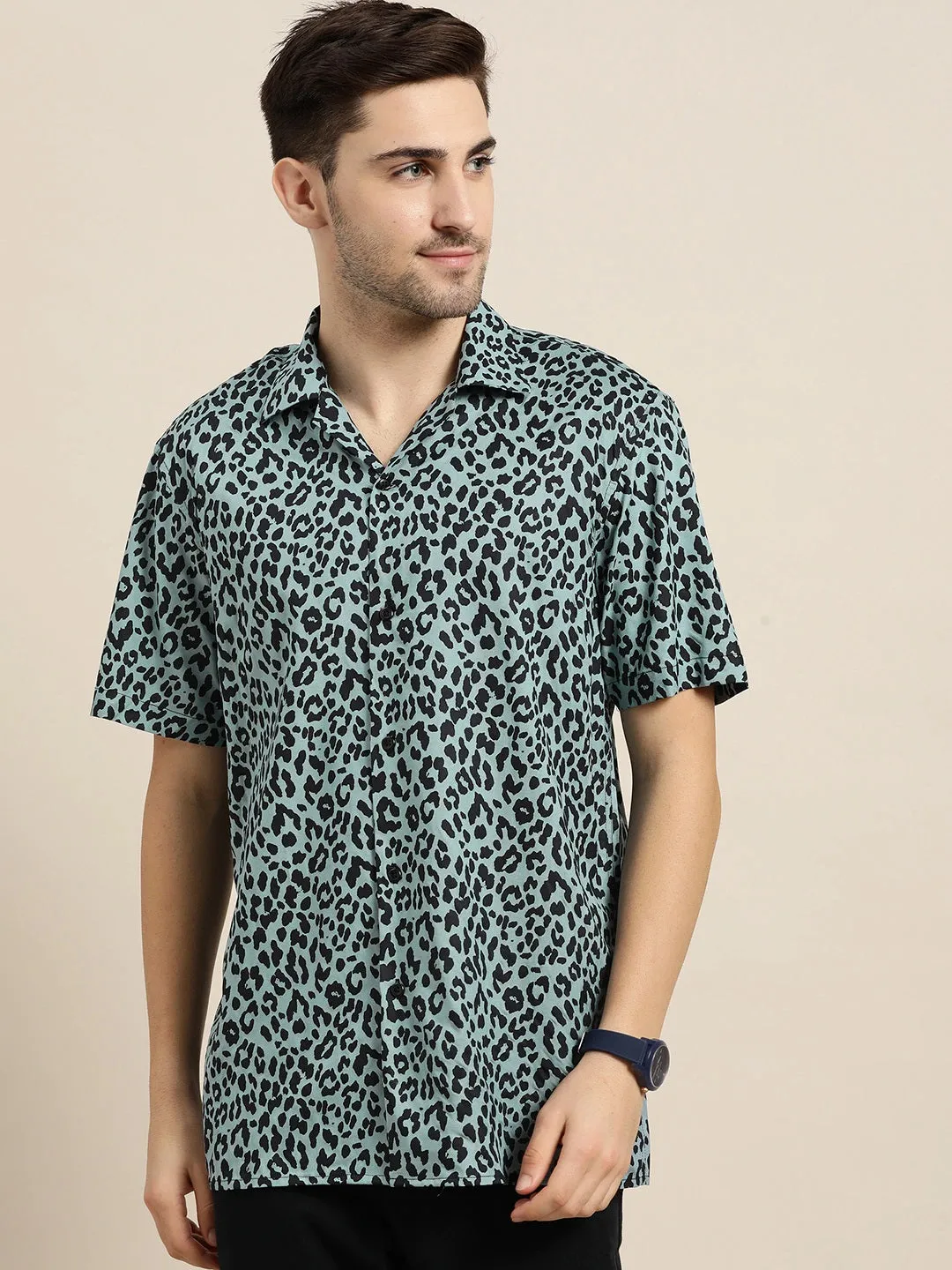 Men Blue & Black Prints Viscose Rayon Relaxed Fit Casual Resort Shirt