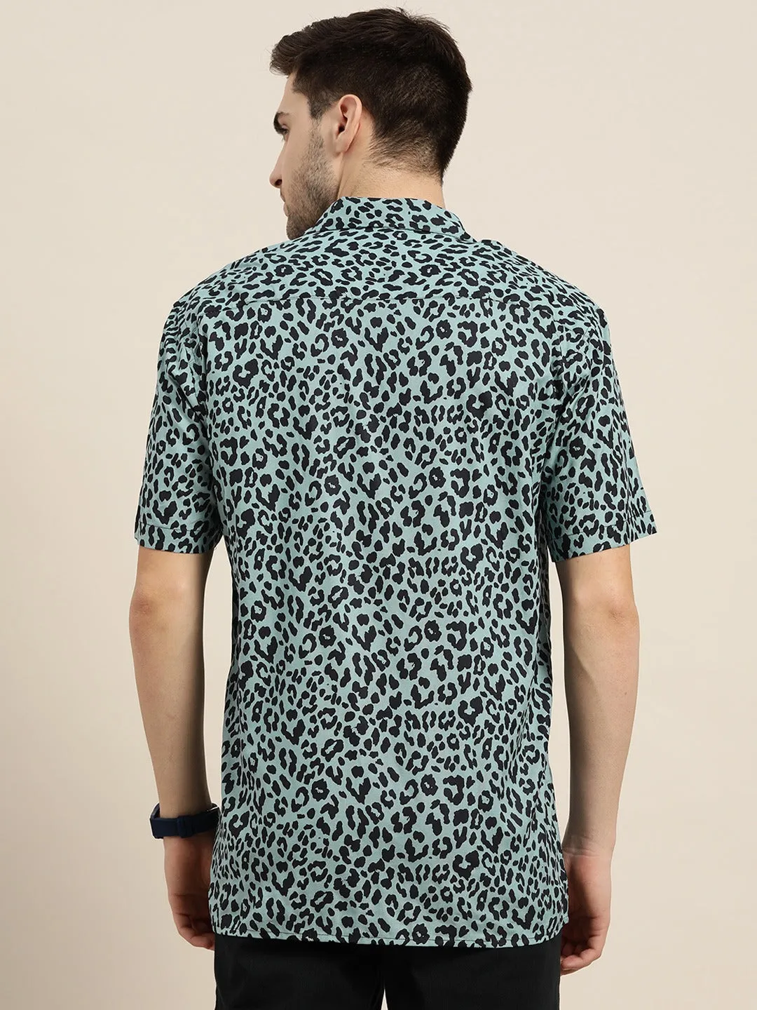 Men Blue & Black Prints Viscose Rayon Relaxed Fit Casual Resort Shirt