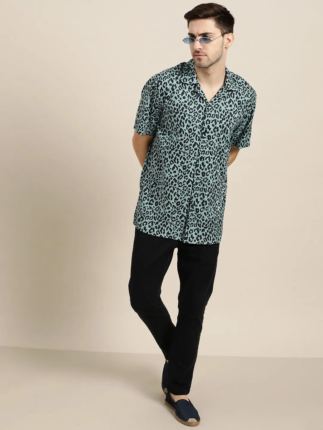 Men Blue & Black Prints Viscose Rayon Relaxed Fit Casual Resort Shirt