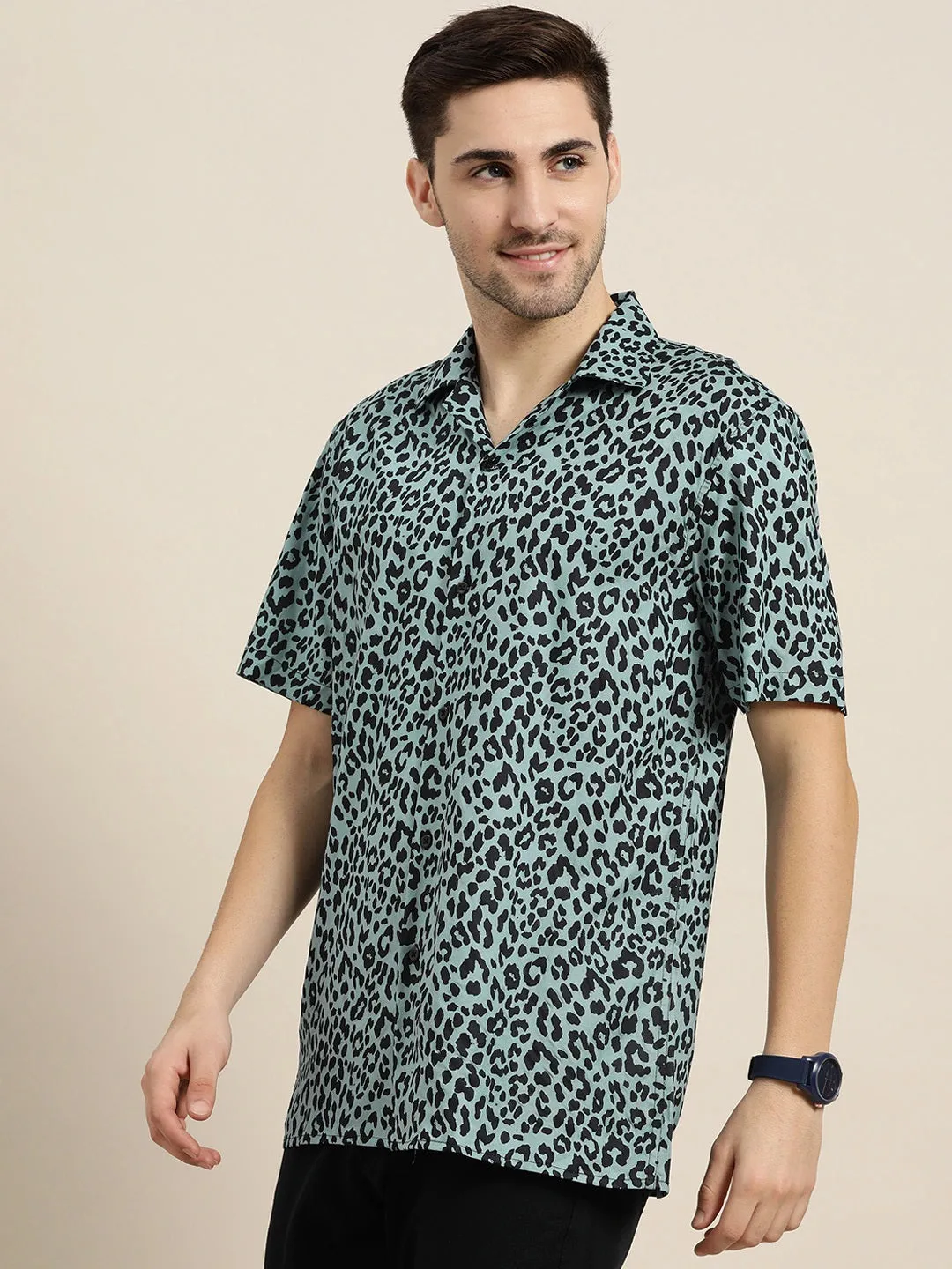 Men Blue & Black Prints Viscose Rayon Relaxed Fit Casual Resort Shirt