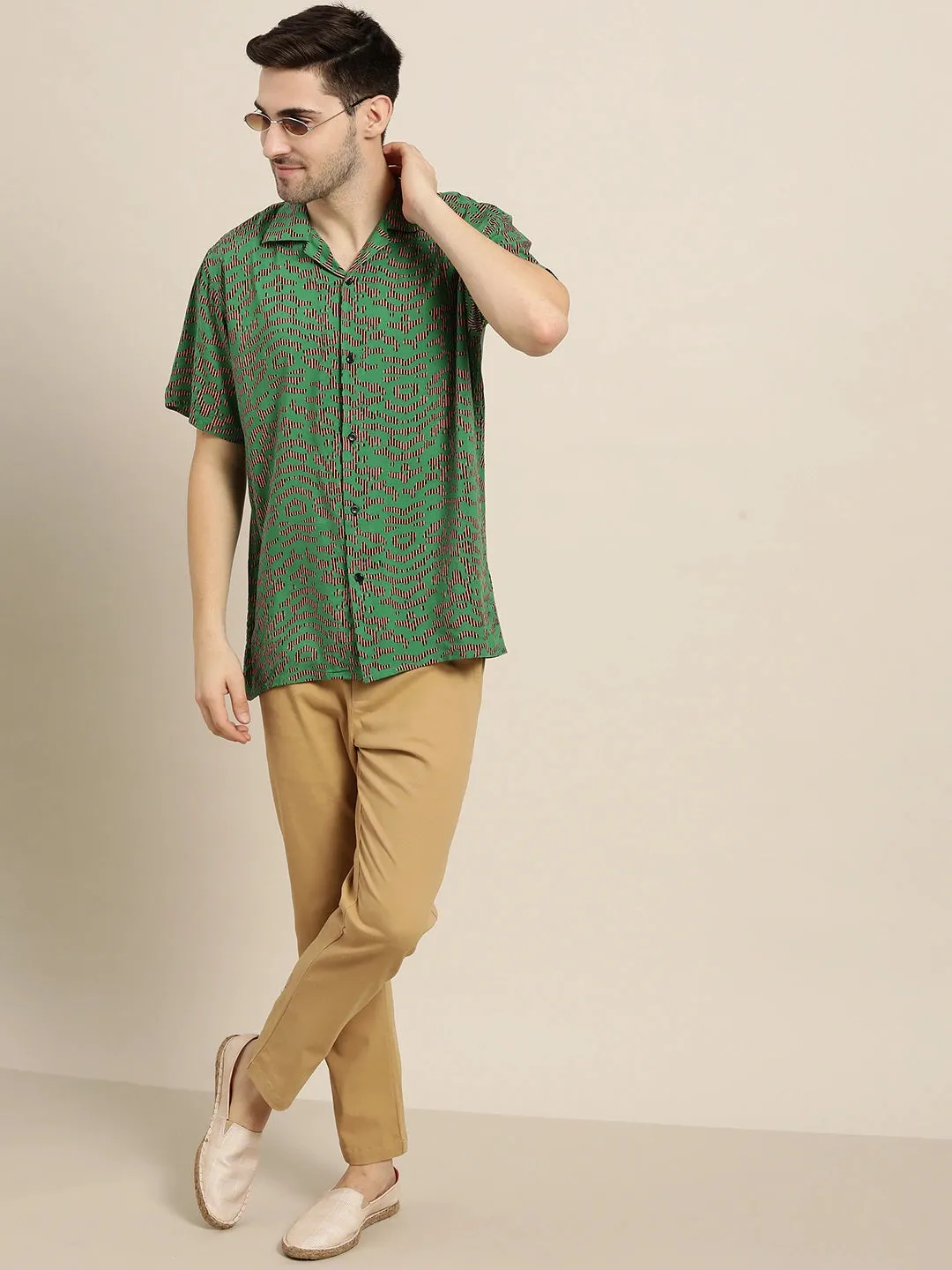 Men Green Prints Viscose Rayon Relaxed Fit Casual Resort Shirt