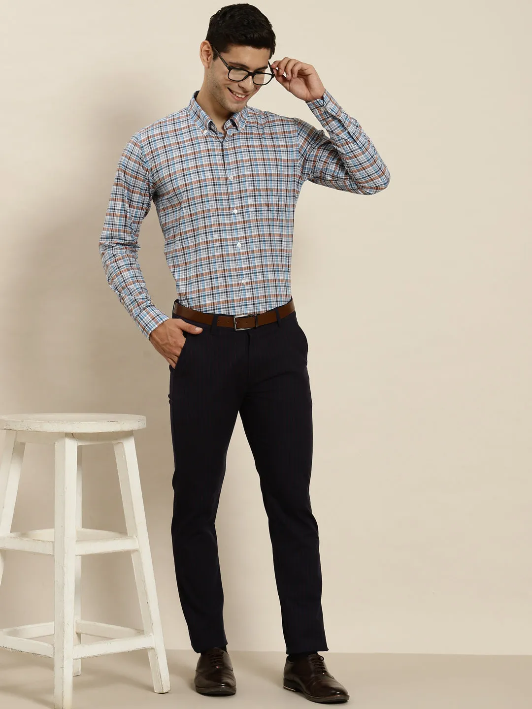 Men White & Blue Checked Pure Cotton Slim Fit Formal Shirt
