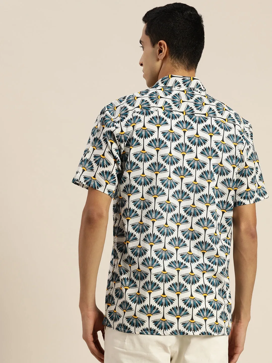 Men White & Blue Prints Viscose Rayon Relaxed Fit Casual Resort Shirt