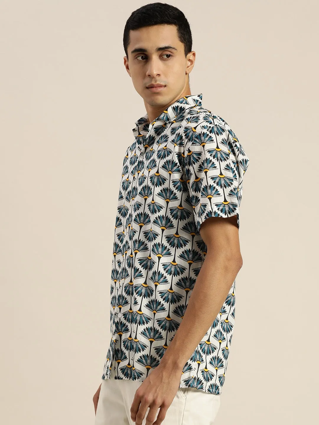 Men White & Blue Prints Viscose Rayon Relaxed Fit Casual Resort Shirt
