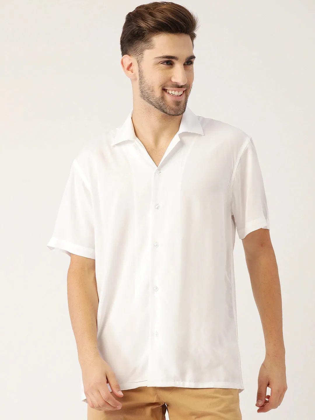 Men White Solid Viscose Rayon Relaxed Fit Casual Resort Shirt