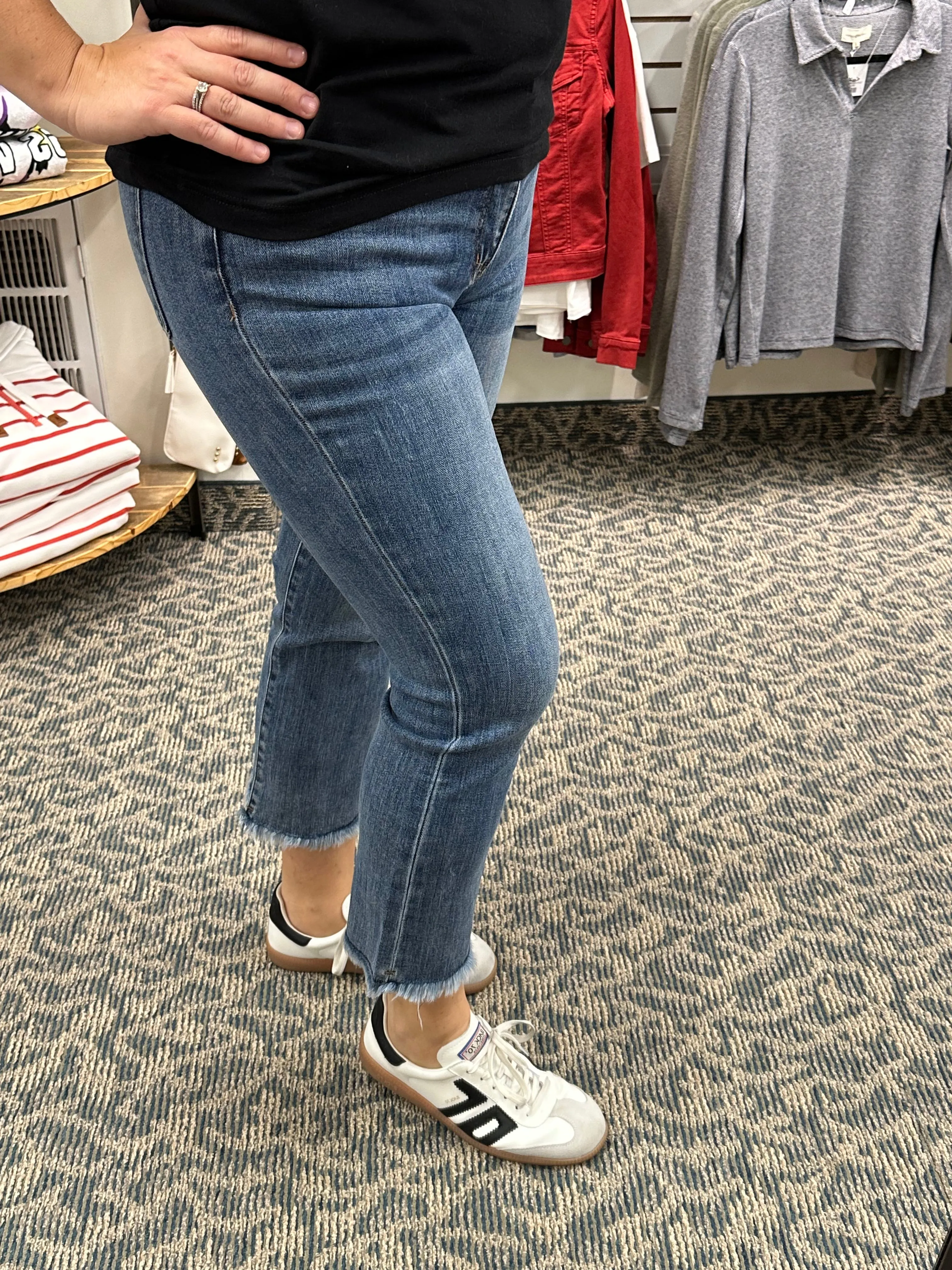 Mid Rise Straight Fray Hem (Risen)