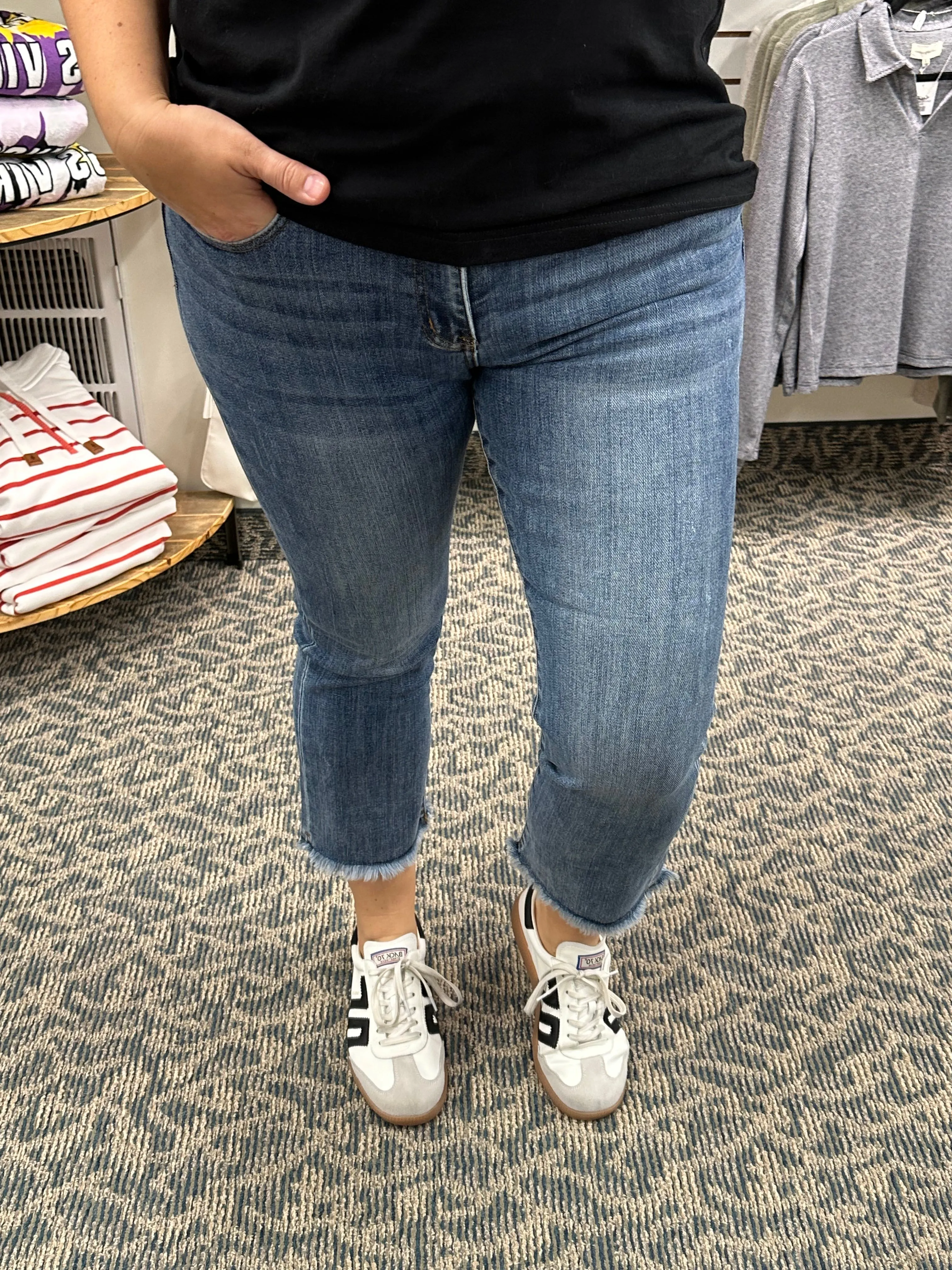 Mid Rise Straight Fray Hem (Risen)