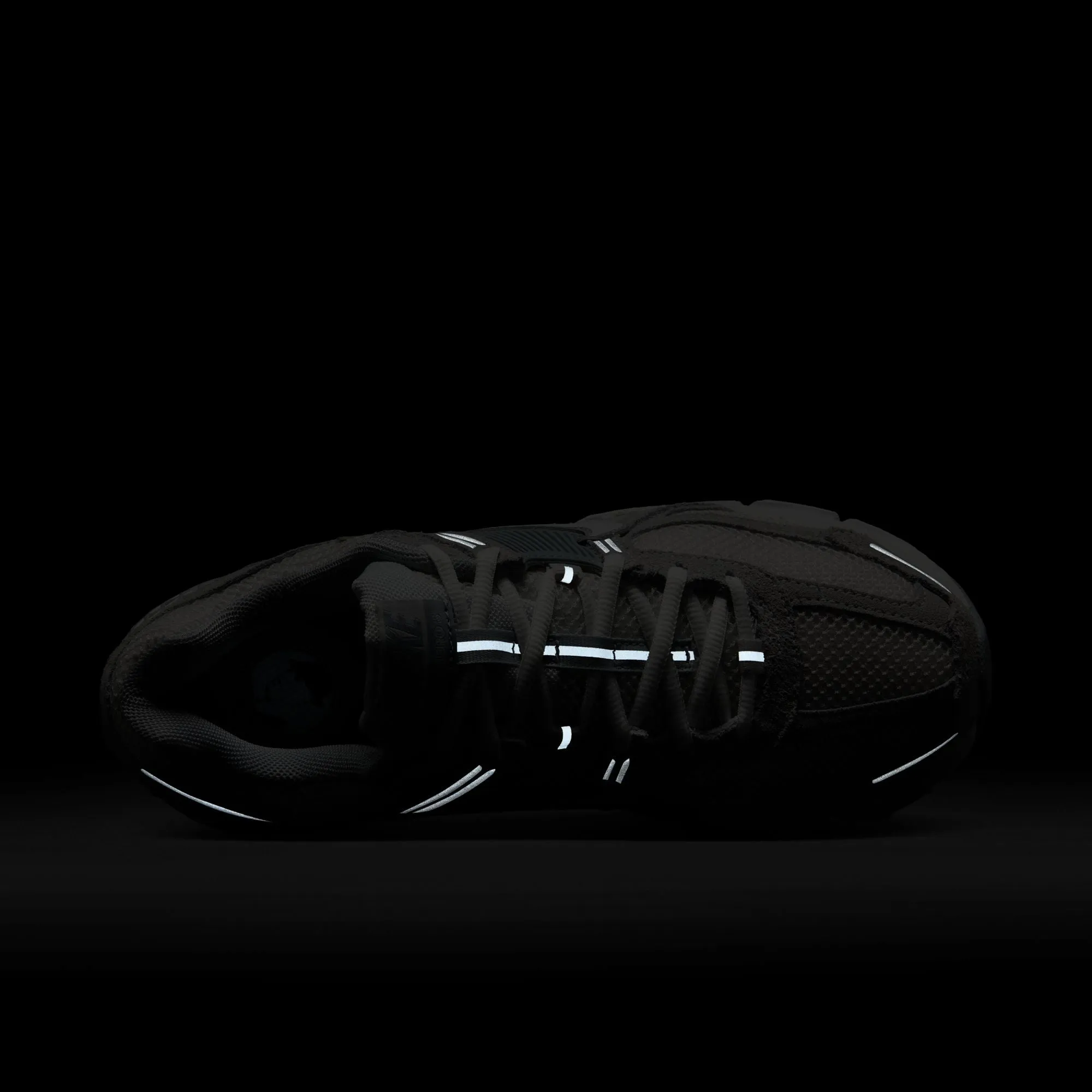 Nike - W Zoom Vomero 5 ~ Pure Platinum